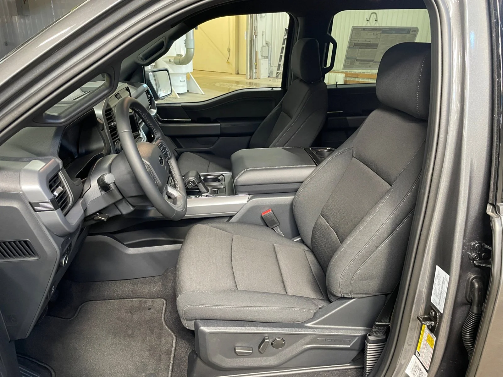 New 2026 CARBONIZED GREY METALLIC Ford XLT image 20