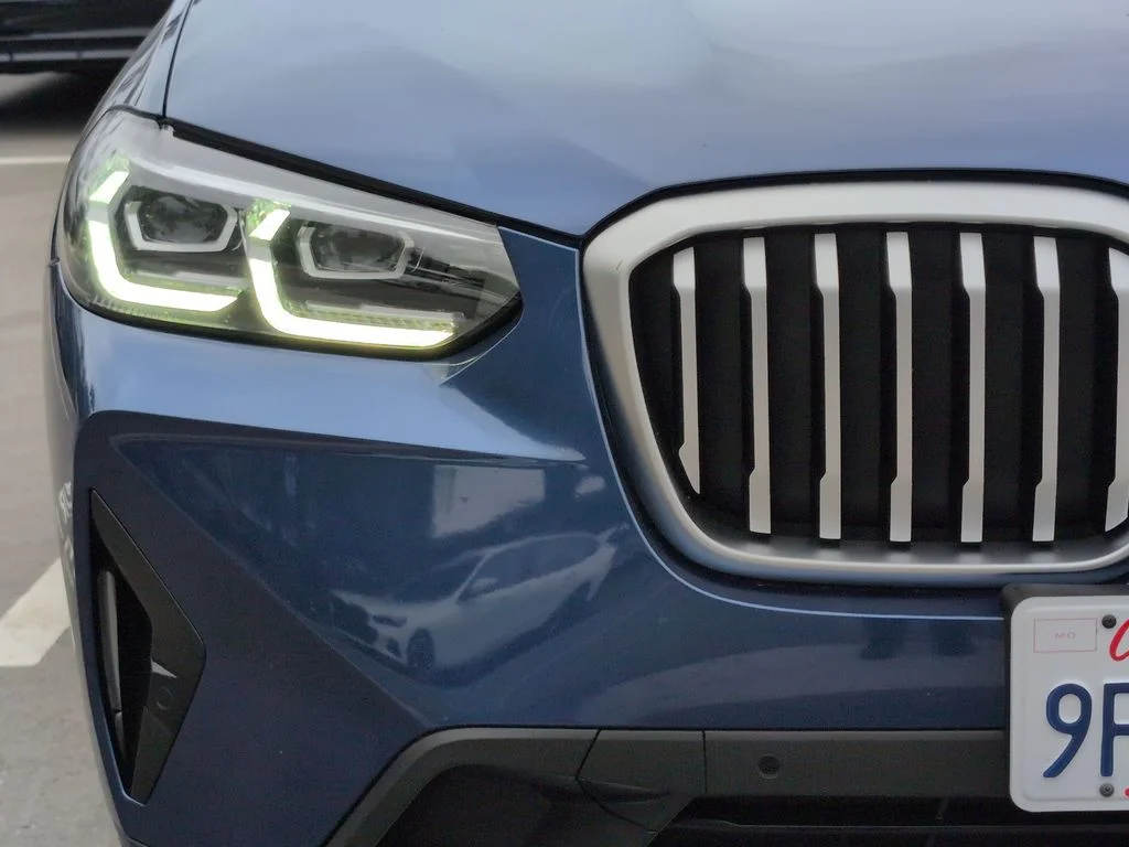 Used 2023 Blue BMW xDrive30i image 18