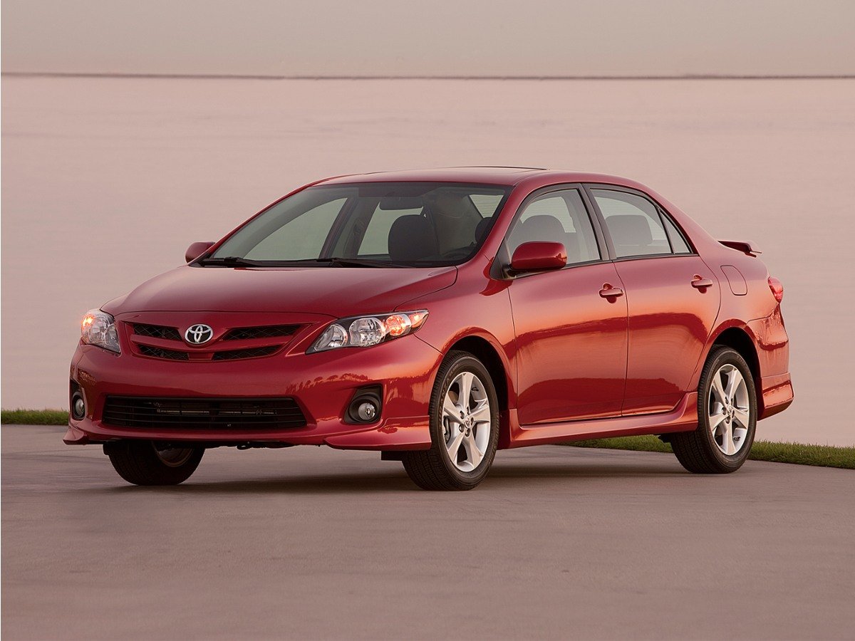 Used 2013 White Toyota LE image 1