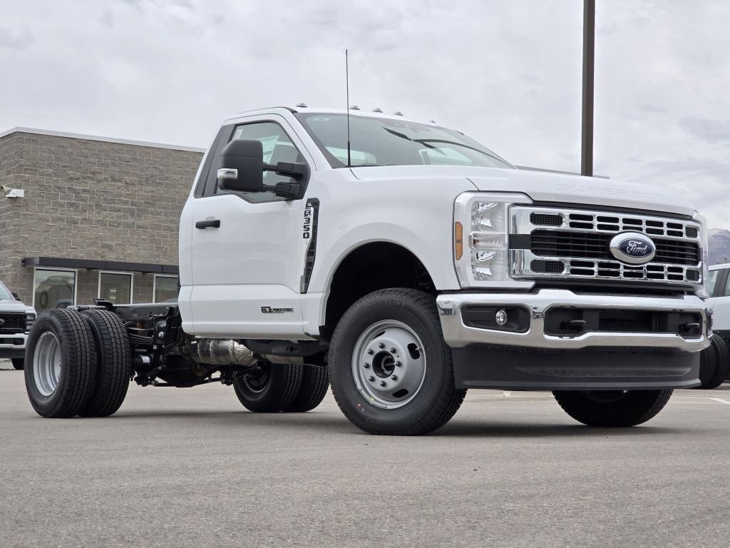 New 2026 Oxford White Ford XL image 2