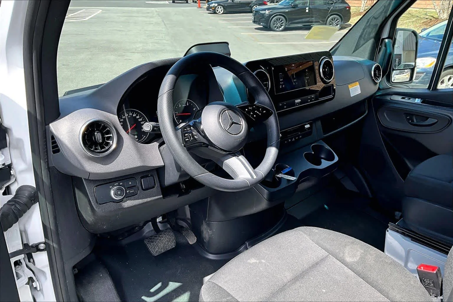 Used 2025 Arctic White Mercedes-Benz  image 18