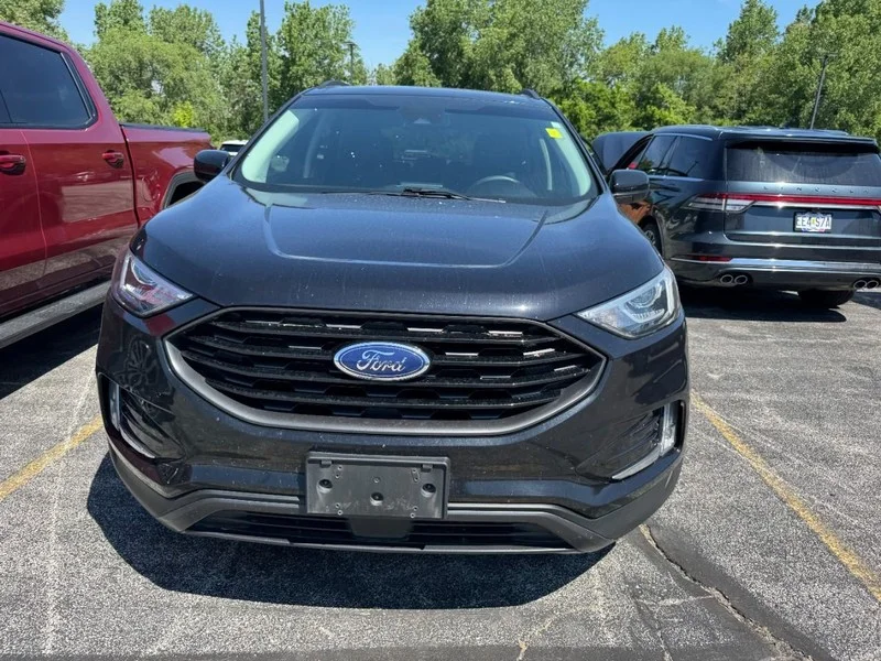 Used 2022 Agate Black Metallic Ford SEL AWD image 2