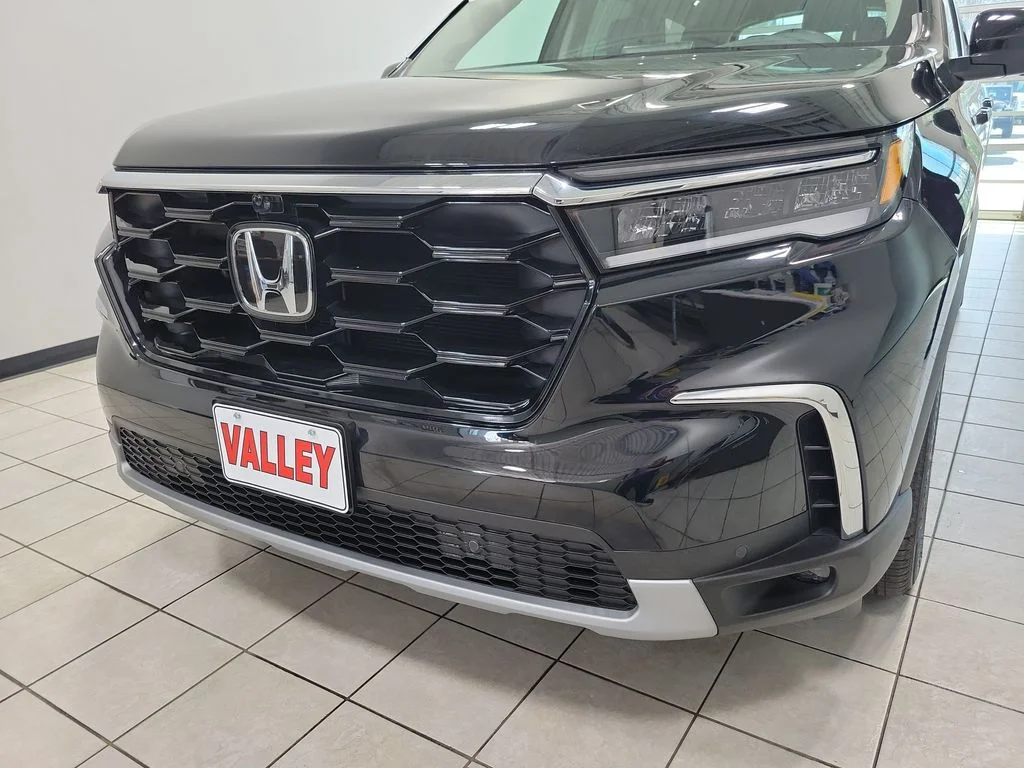 Used 2025 Black Honda Elite image 29