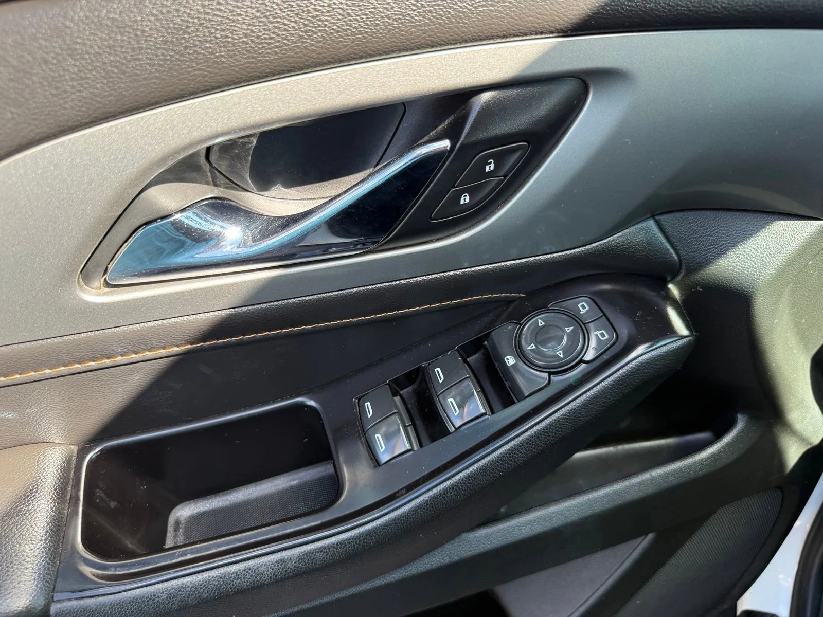 2020 Chevrolet Traverse LS - Photo 8