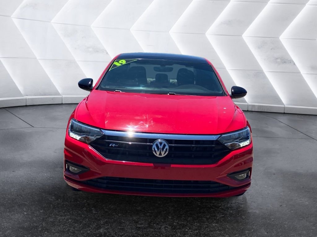 Used 2019  Volkswagen R-Line image 2