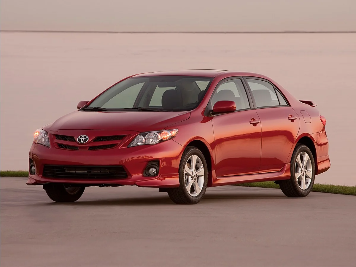Used 2013 White Toyota LE image 1