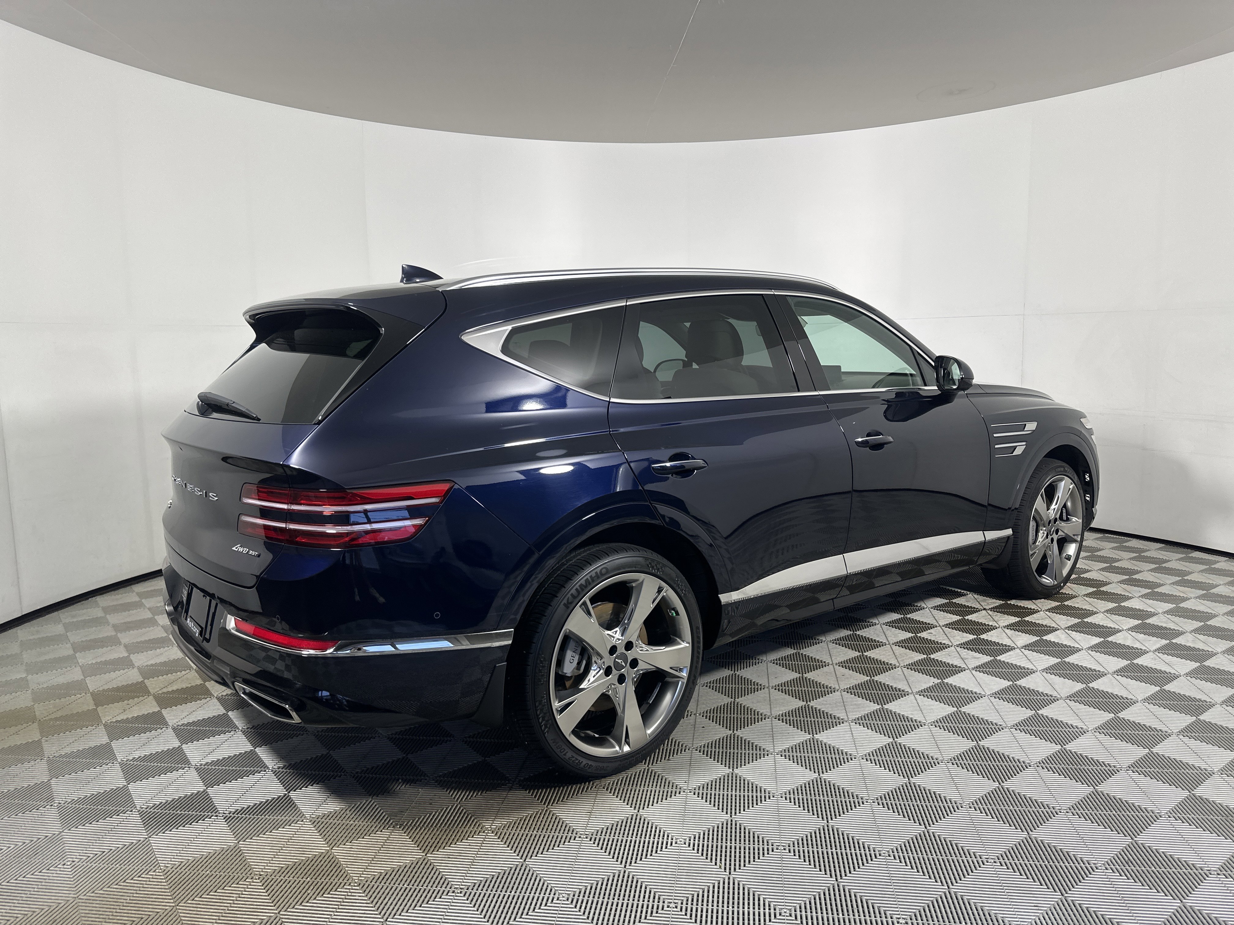 Used 2024 Capri Blue Genesis  image 7