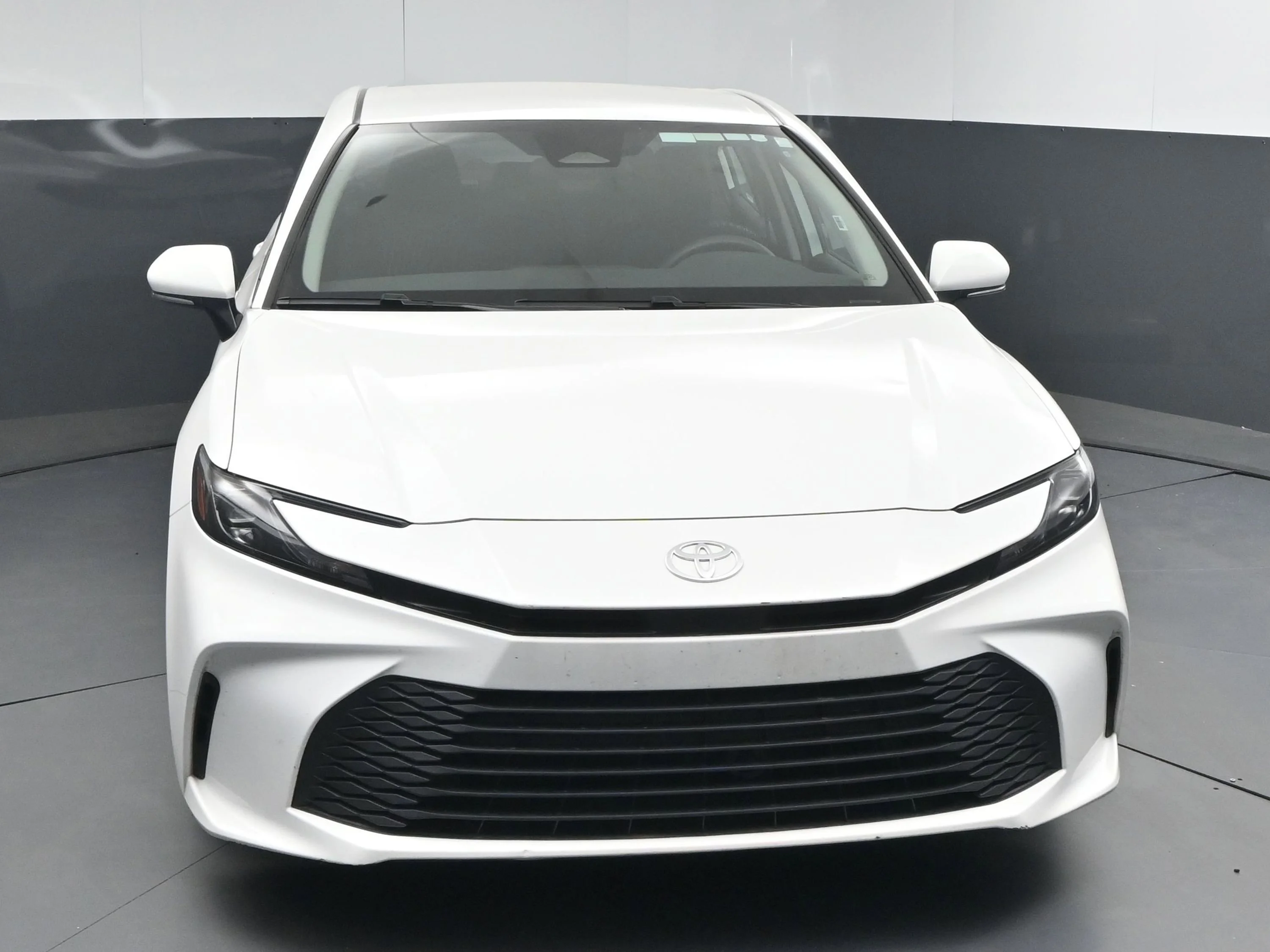 Used 2025 Ice Toyota LE image 2