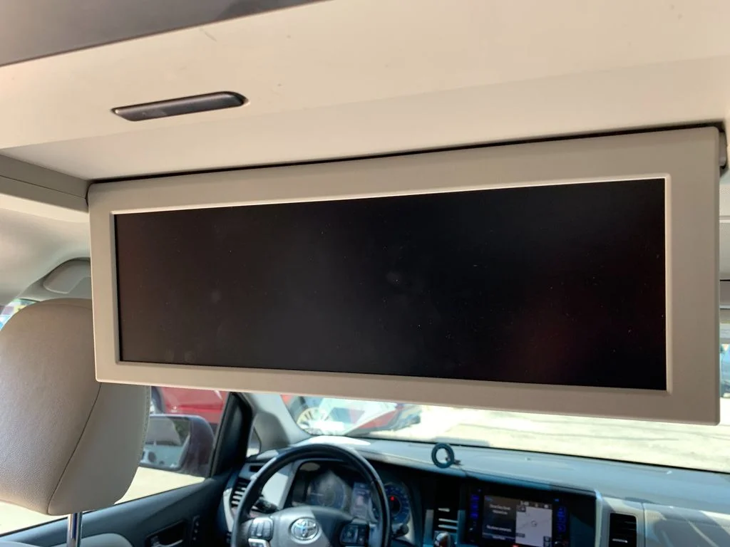 Used 2017 Silver Toyota Limited Premium image 18
