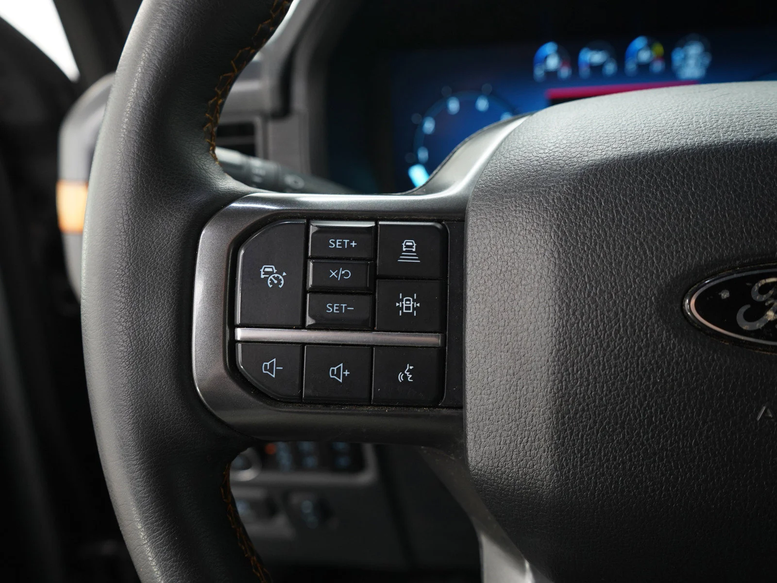 Used 2025 Carbonized Gray Metallic Ford Tremor image 27