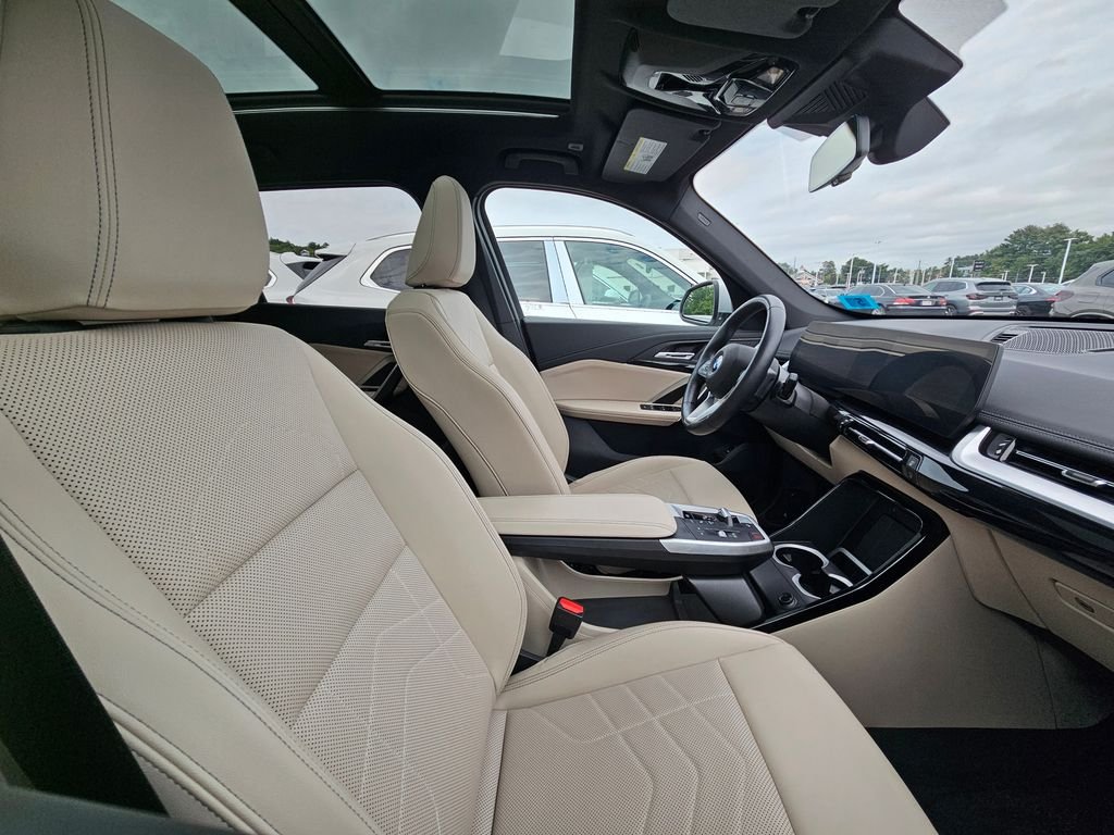 Certified Used 2023 Alpine White BMW xDrive28i image 4