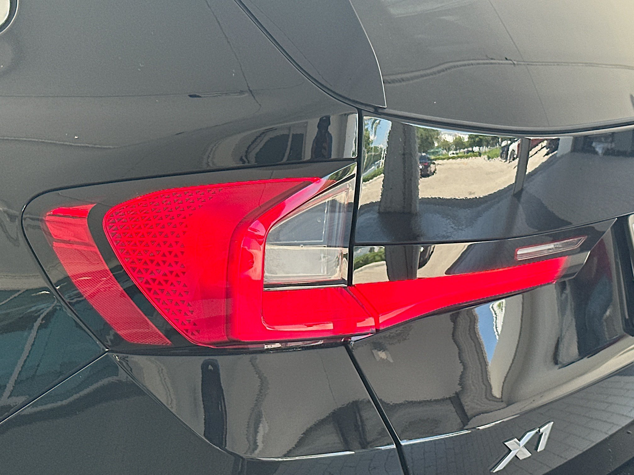 Used 2023 Jet Black BMW xDrive28i image 24