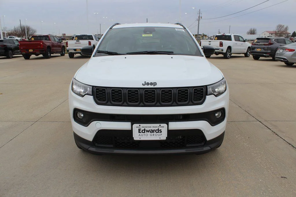 New 2026 White/off-white Jeep Latitude image 8