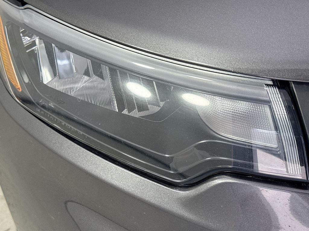 Used 2023 Granite Crystal Metallic Clearcoat Jeep Trailhawk image 36