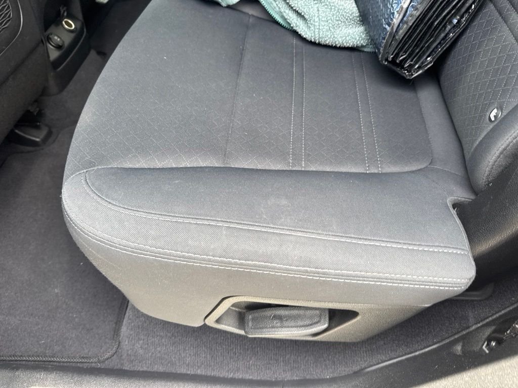 Used 2017 Silver Kia LX image 11