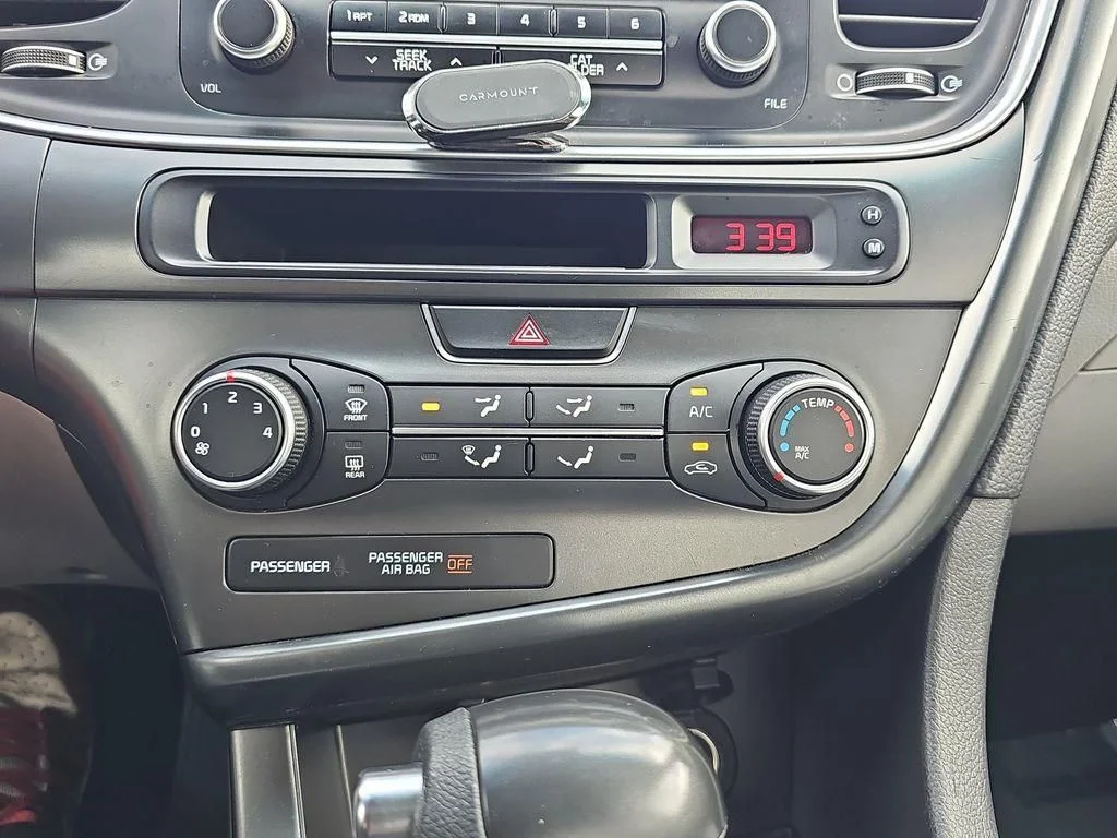 2015 Kia Optima LX - Photo 22