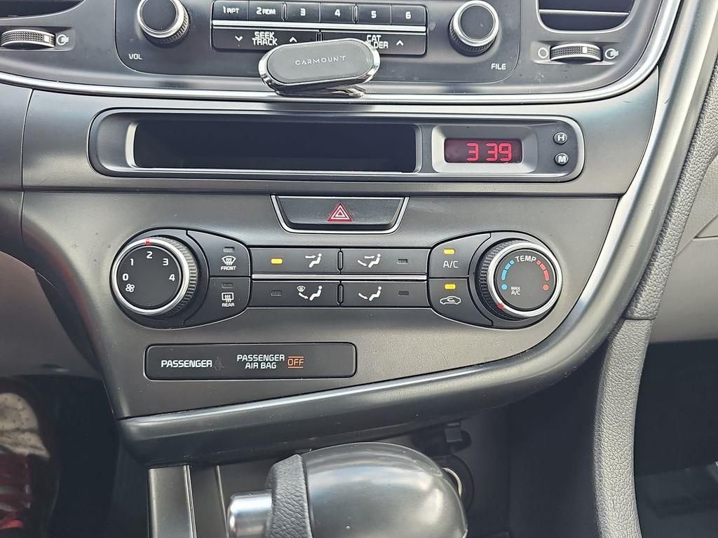 Used 2015 Black Kia LX image 22