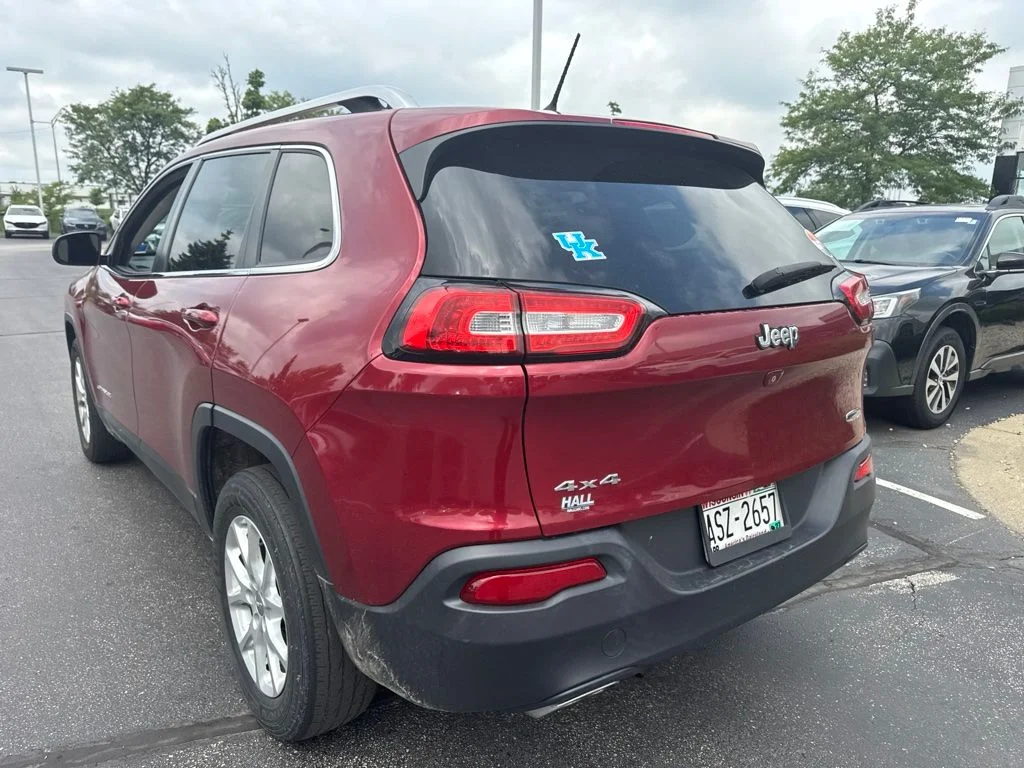 Used 2015 Red Jeep Latitude image 6