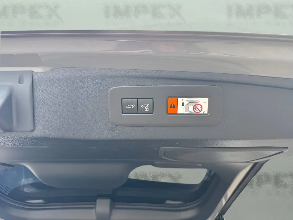 Used 2024  Lexus GX 550 Luxury image 35