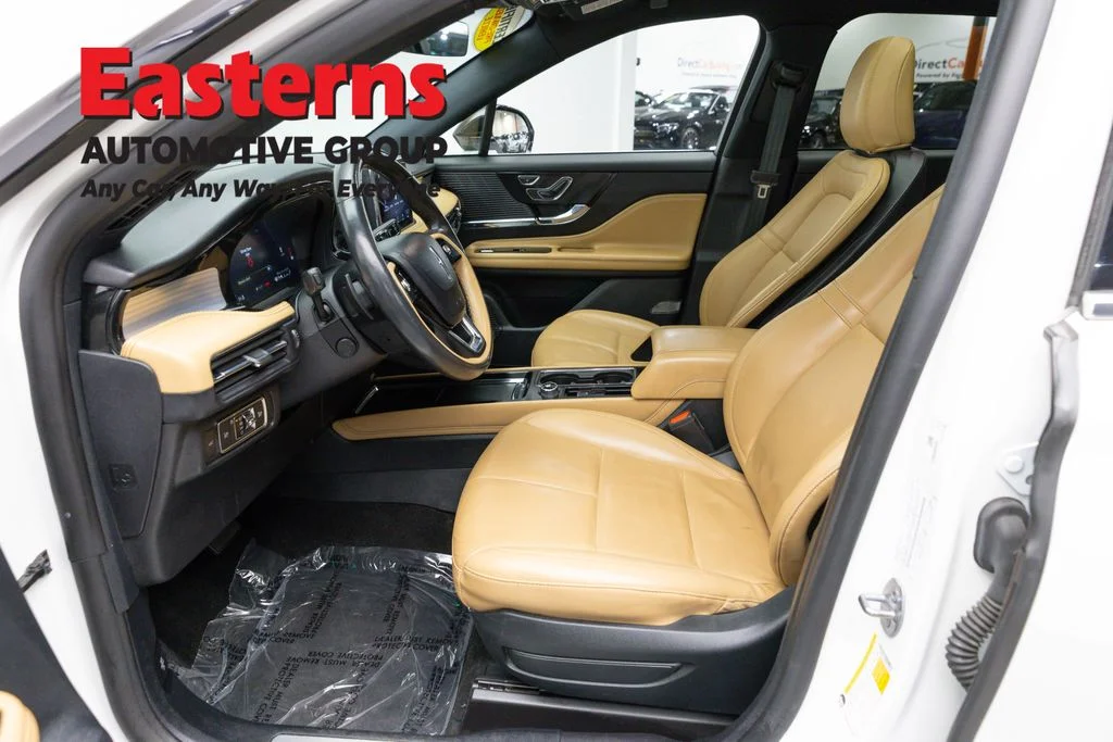 Used 2022 White Lincoln Reserve image 14