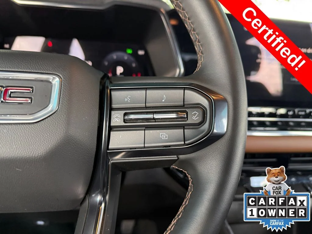 Used 2025 White GMC AT4 image 25