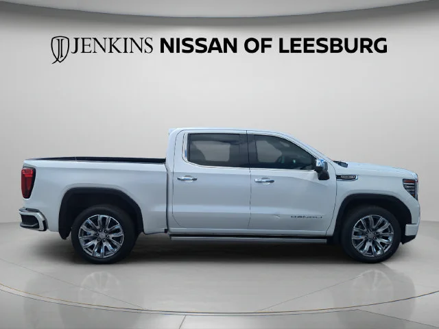 Used 2023 White GMC Denali image 3