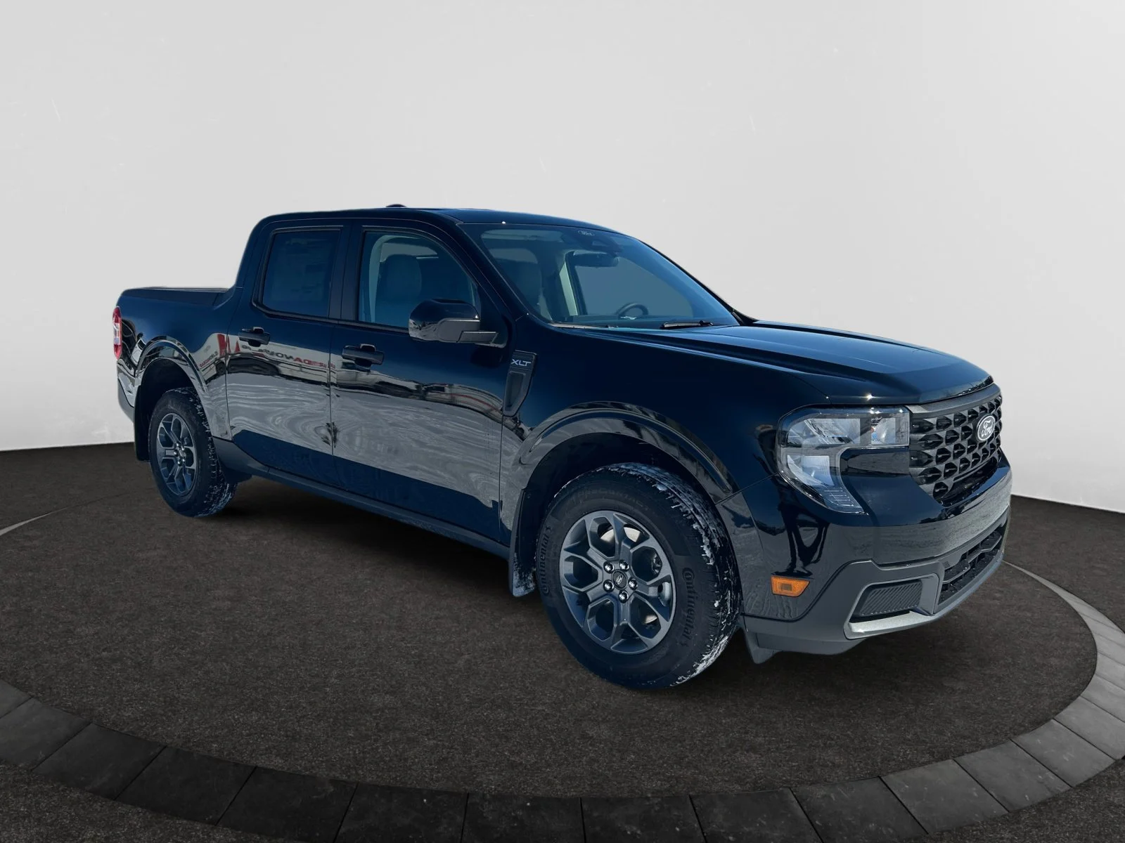 New 2026 Shadow Black Ford XLT image 7