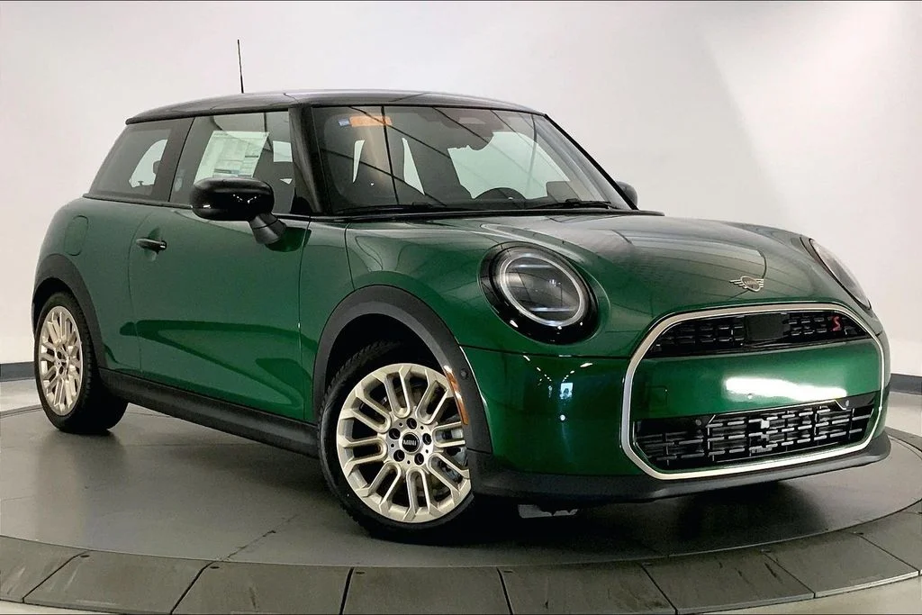 2026 MINI Hardtop Cooper S Signature's photo
