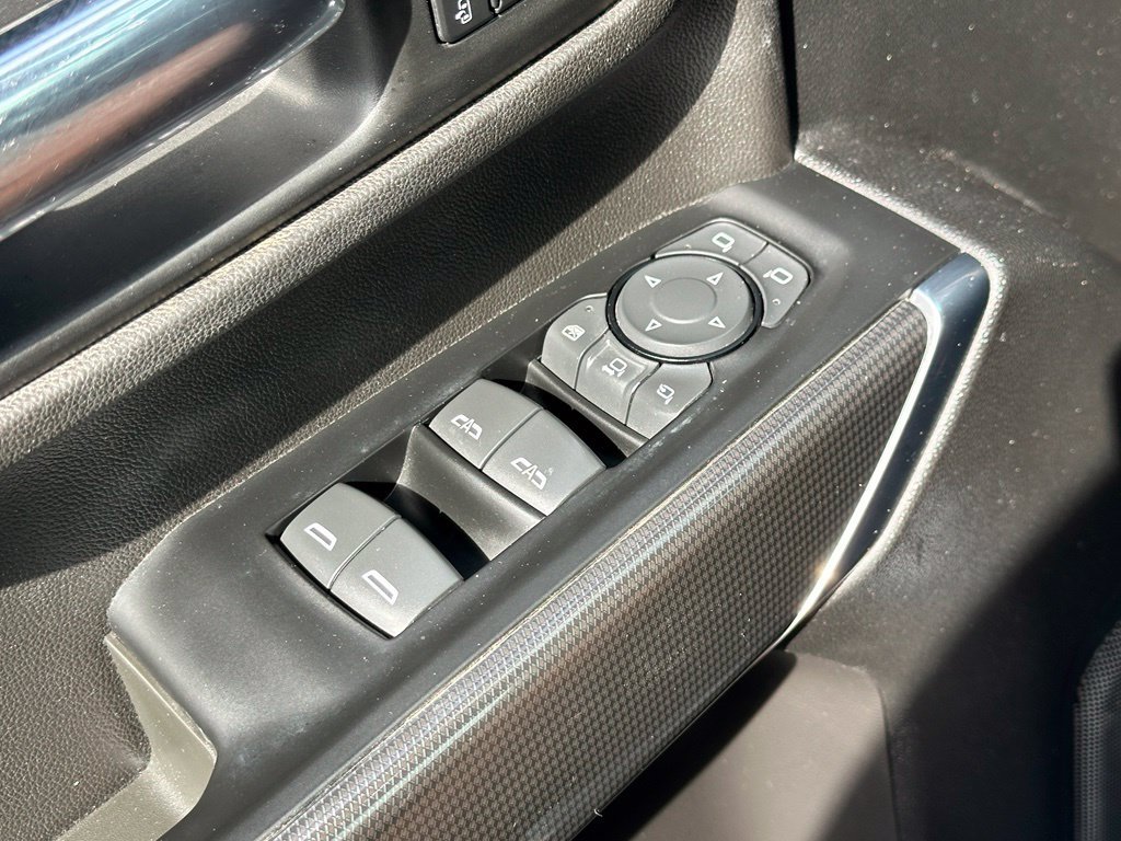 Used 2022 Black GMC AT4 image 13