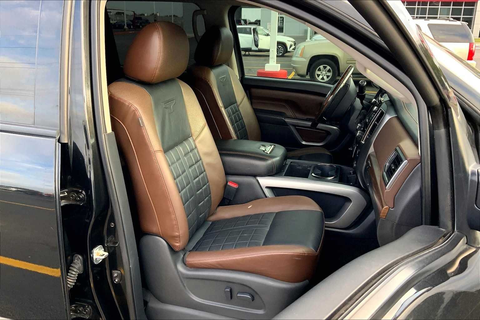 Used 2019 Magnetic Black Metallic Nissan Platinum Reserve image 8