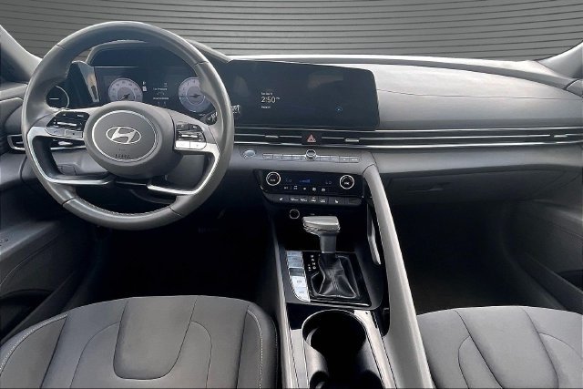 2025 Hyundai Elantra SEL - Photo 9