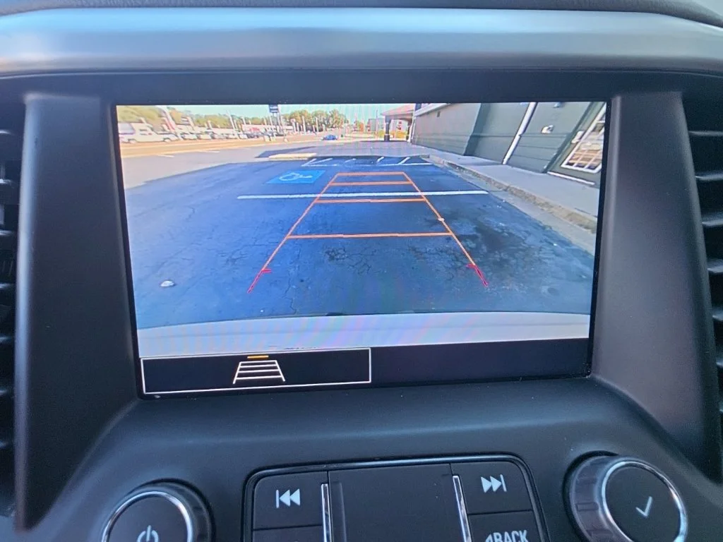 Used 2023 White GMC SLE image 24