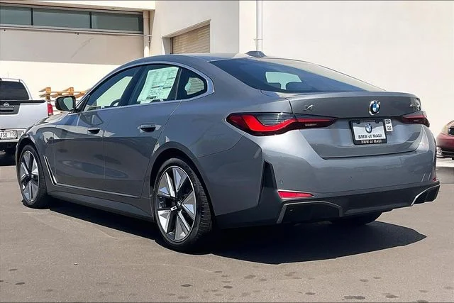 New 2026 Skyscraper Grey Metallic BMW eDrive40 image 3