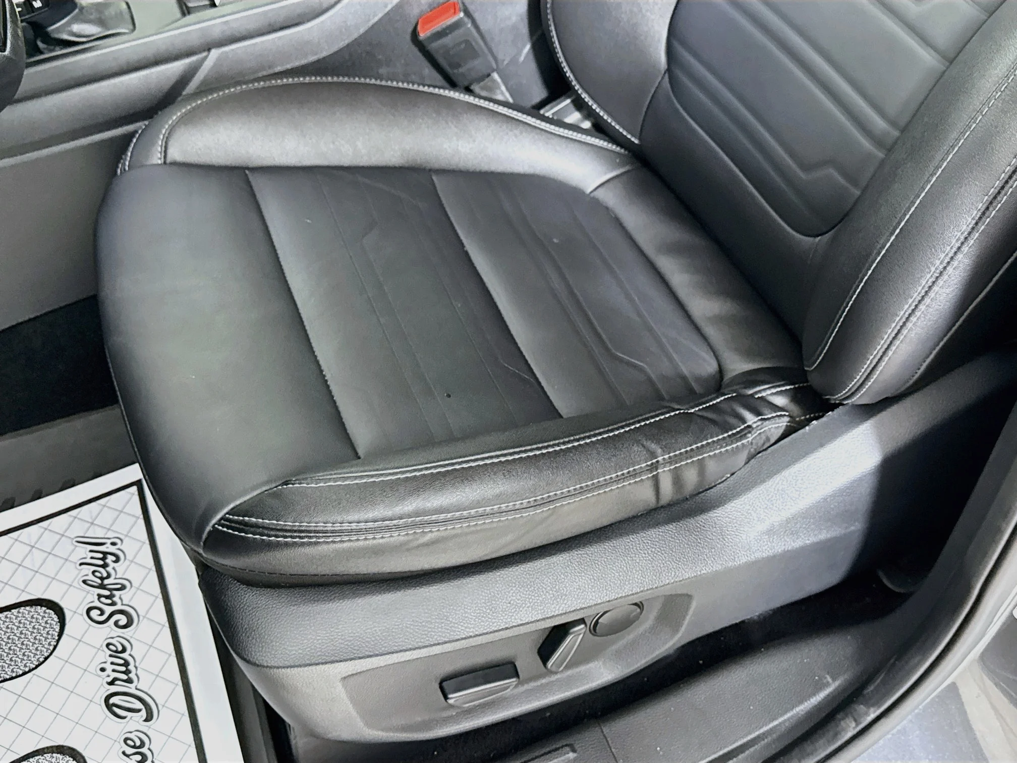 Used 2024 Carbonized Gray Metallic Ford LARIAT image 24