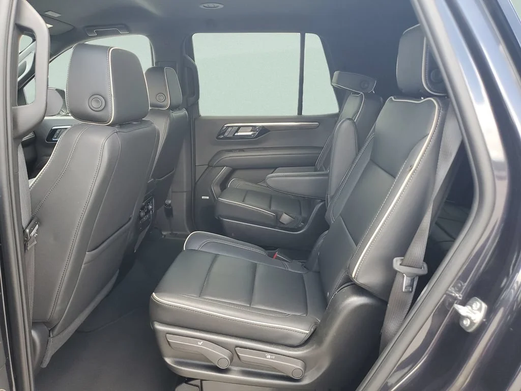 Used 2025 Dark Ash Metallic Chevrolet Premier image 10