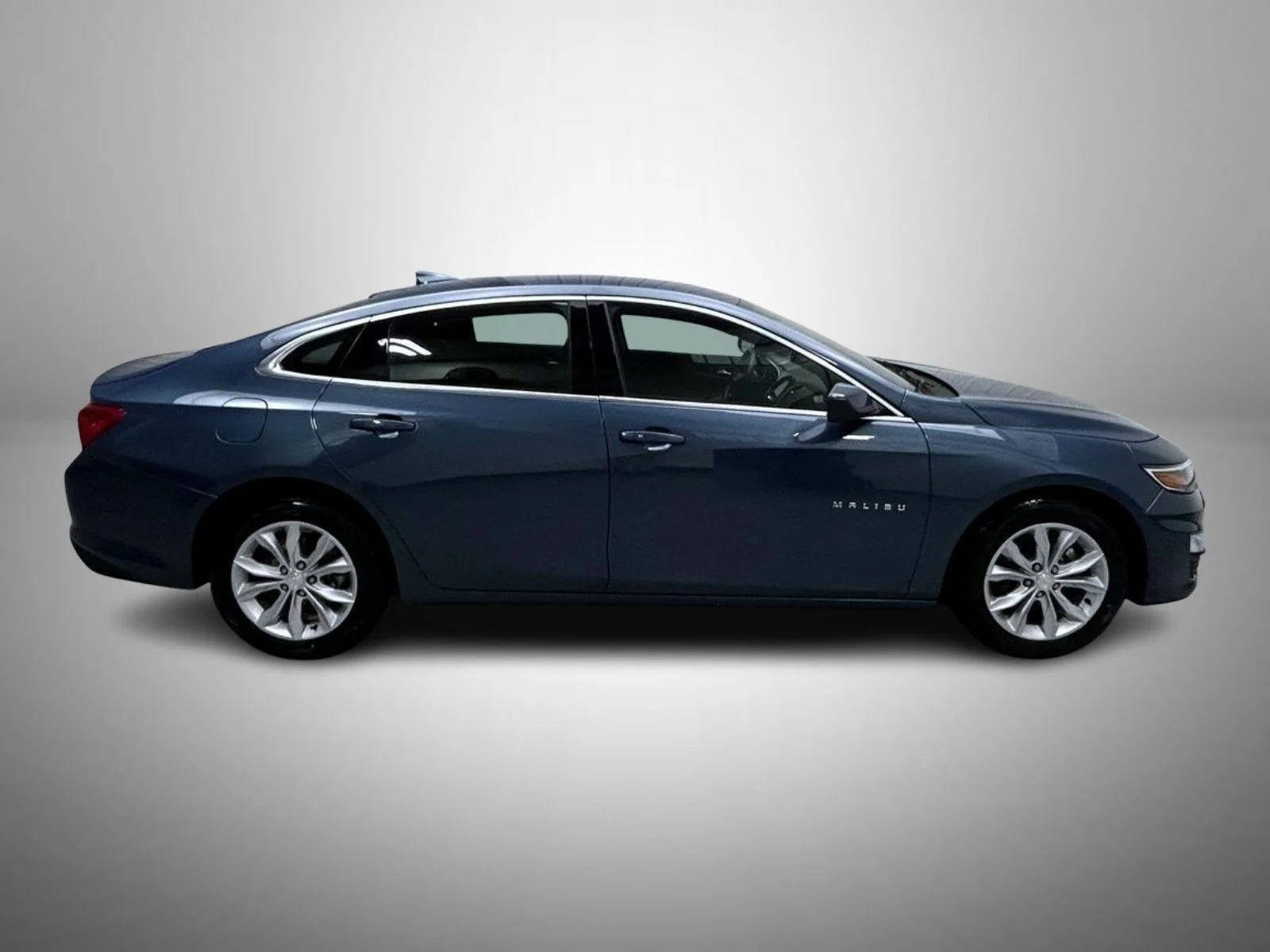 Used 2025 Blue Chevrolet LT image 4