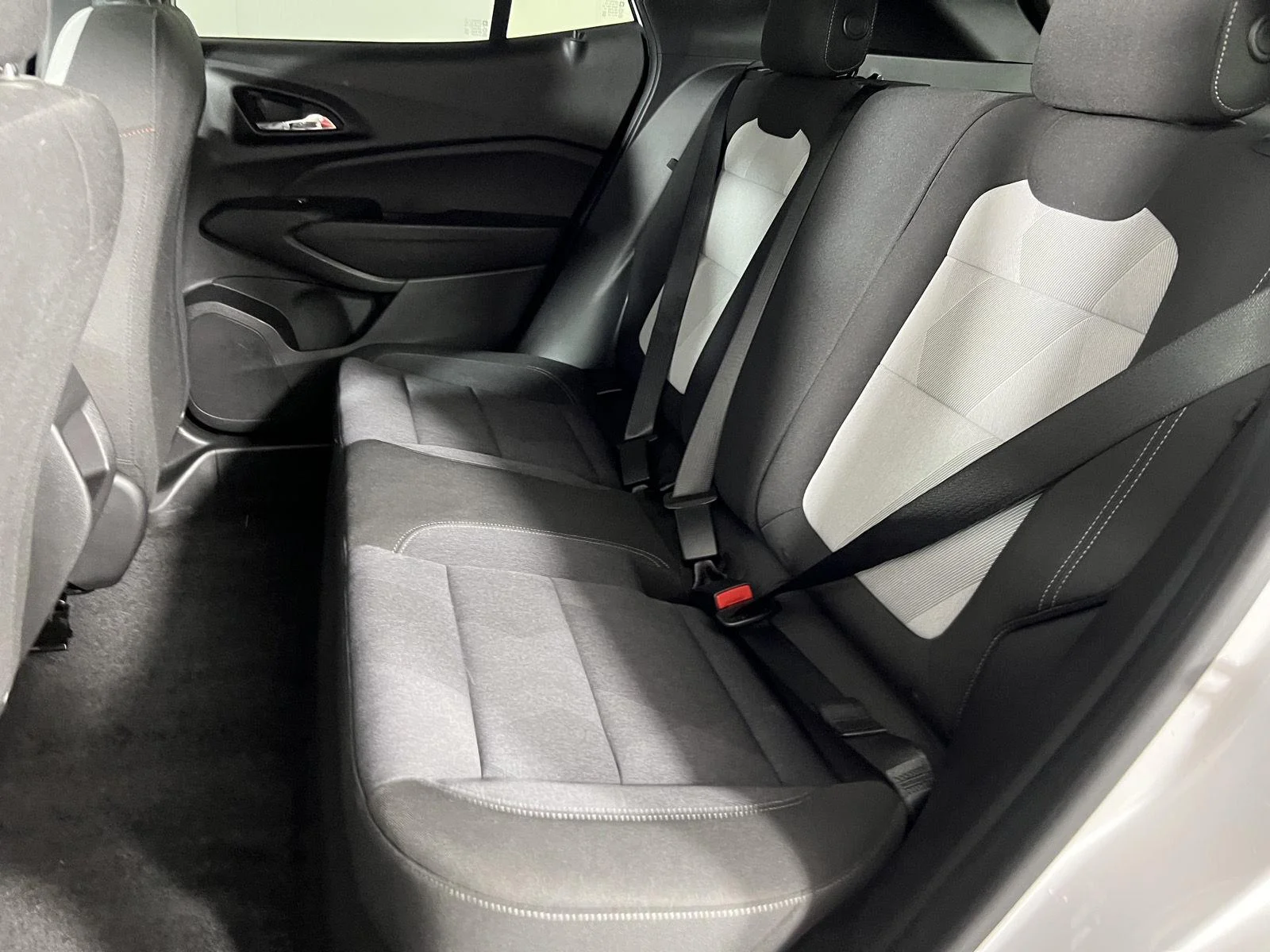 Used 2024 Summit White Chevrolet 1RS image 4