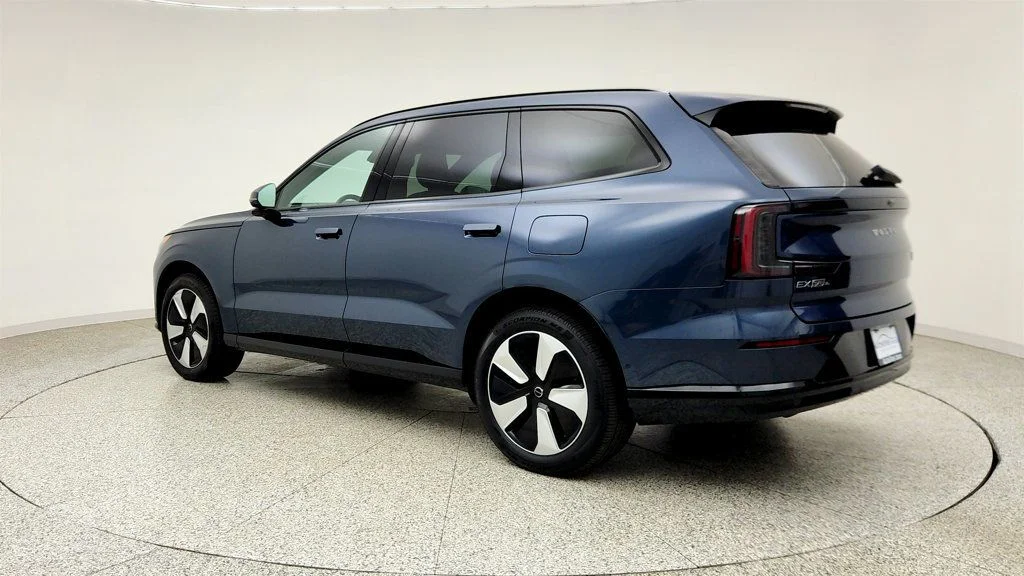 Used 2025 Denim Blue Metallic Volvo Twin Motor Plus 6-Seater w/ Tow Hitch & Panoramic Sunshade image 7