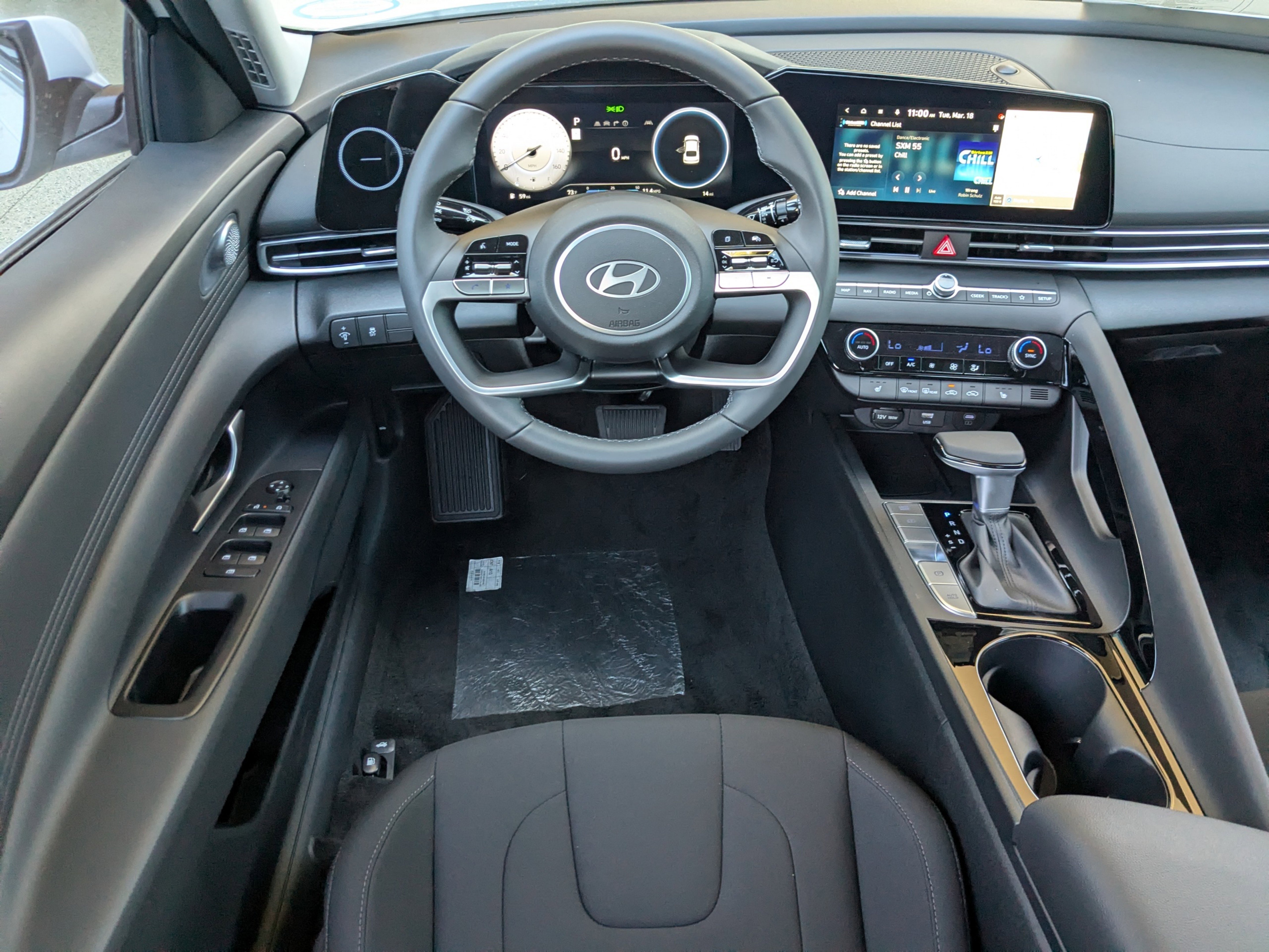 2025 Hyundai Elantra SEL - Photo 10