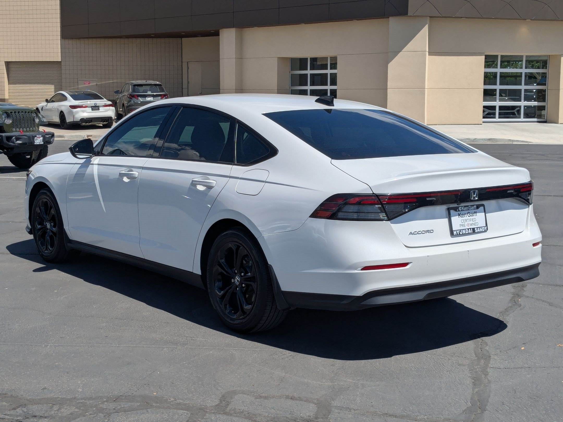 Ken Garff Cert 2025 White Honda SE image 5