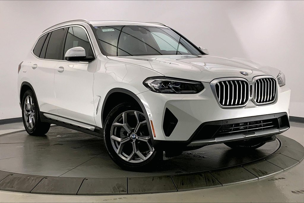 Used 2024 Mineral White Metallic BMW  image 33