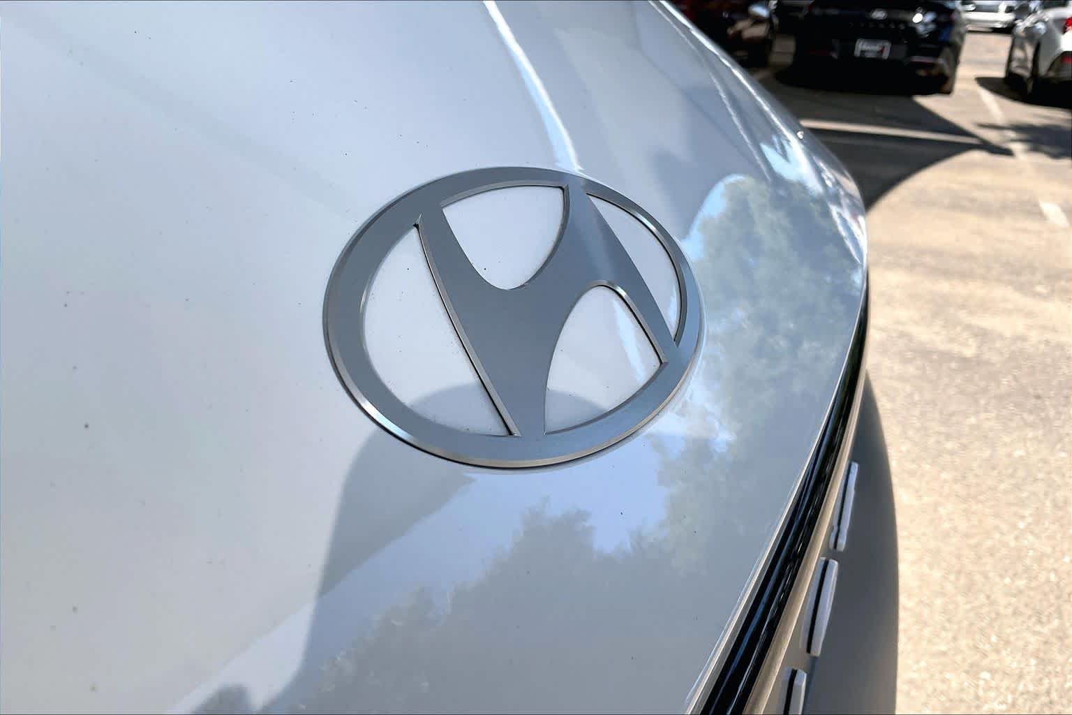 Certified Used 2026 Atlas White Hyundai SE image 30