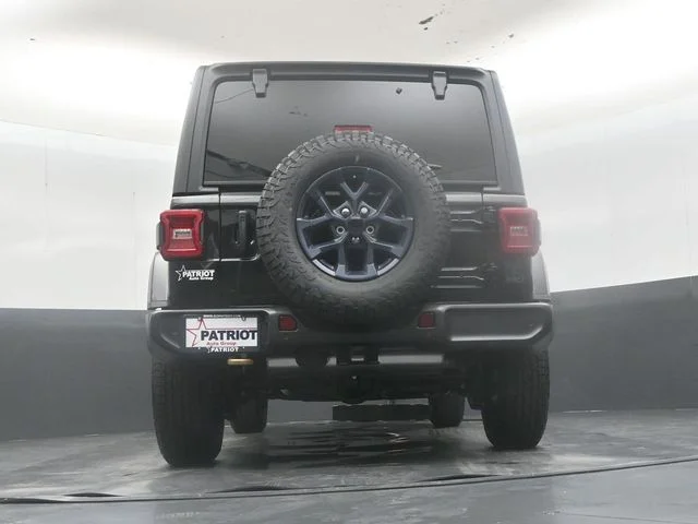 New 2026 Black Clear-Coat Exterior Paint Jeep 85th Anniversary Edition image 43