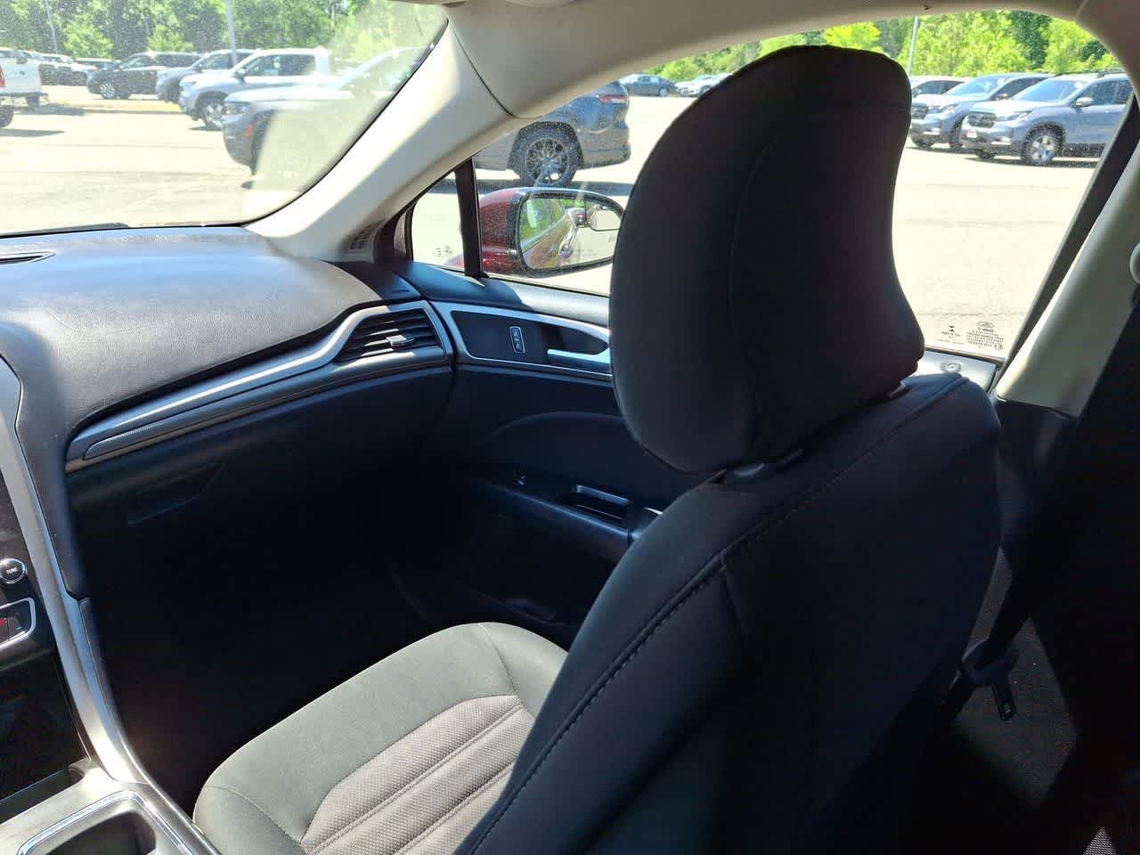 Used 2017 Burgundy Velvet Metallic Tinted Clearcoat Ford SE image 11