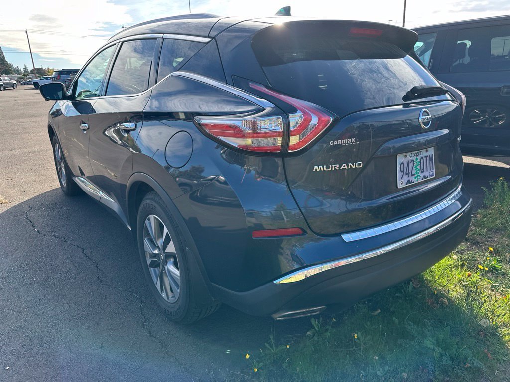 Used 2017 Arctic Blue Metallic Nissan SL image 4
