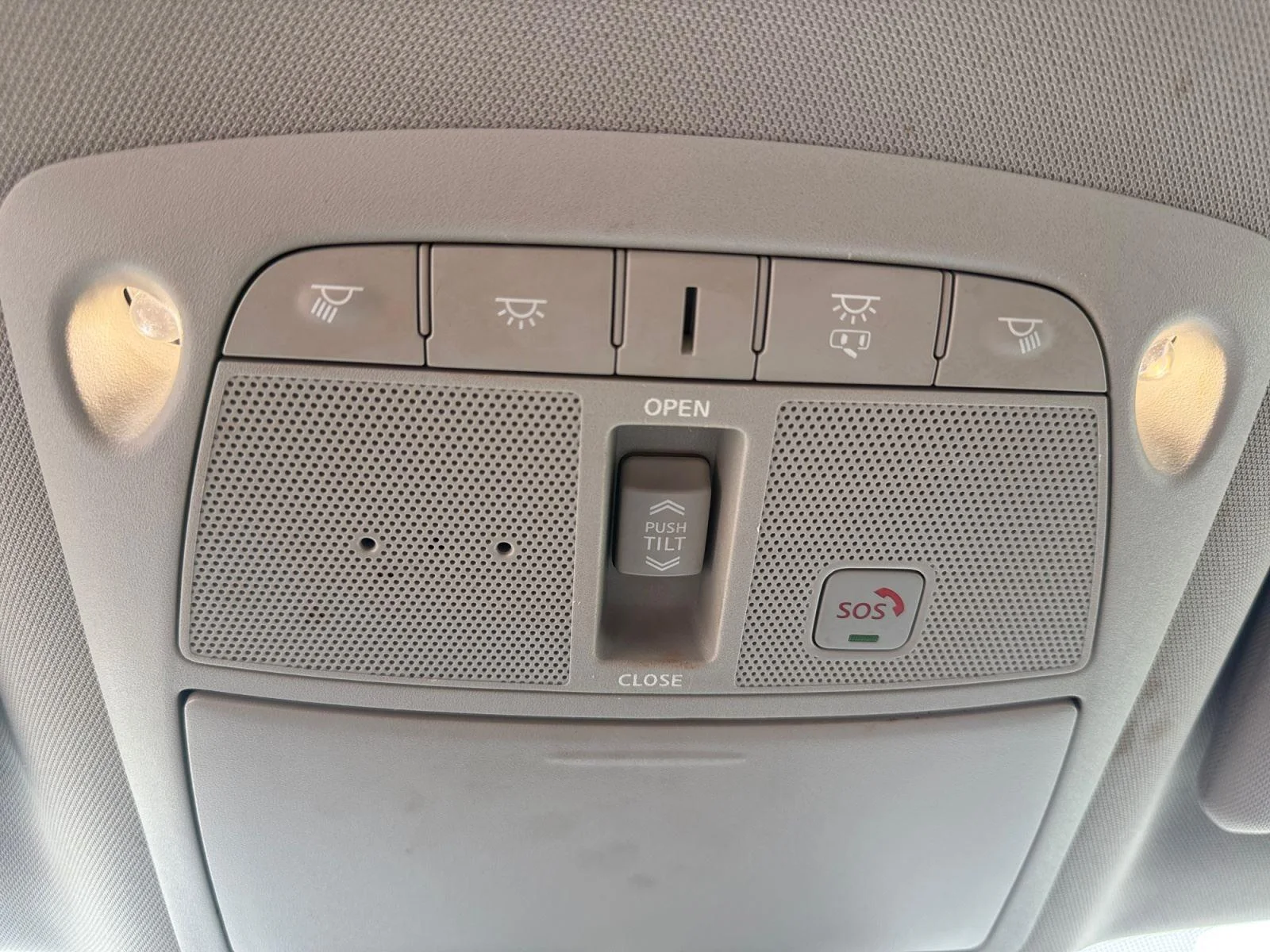 Used 2023 GRAY NISSAN SL SEDAN image 17