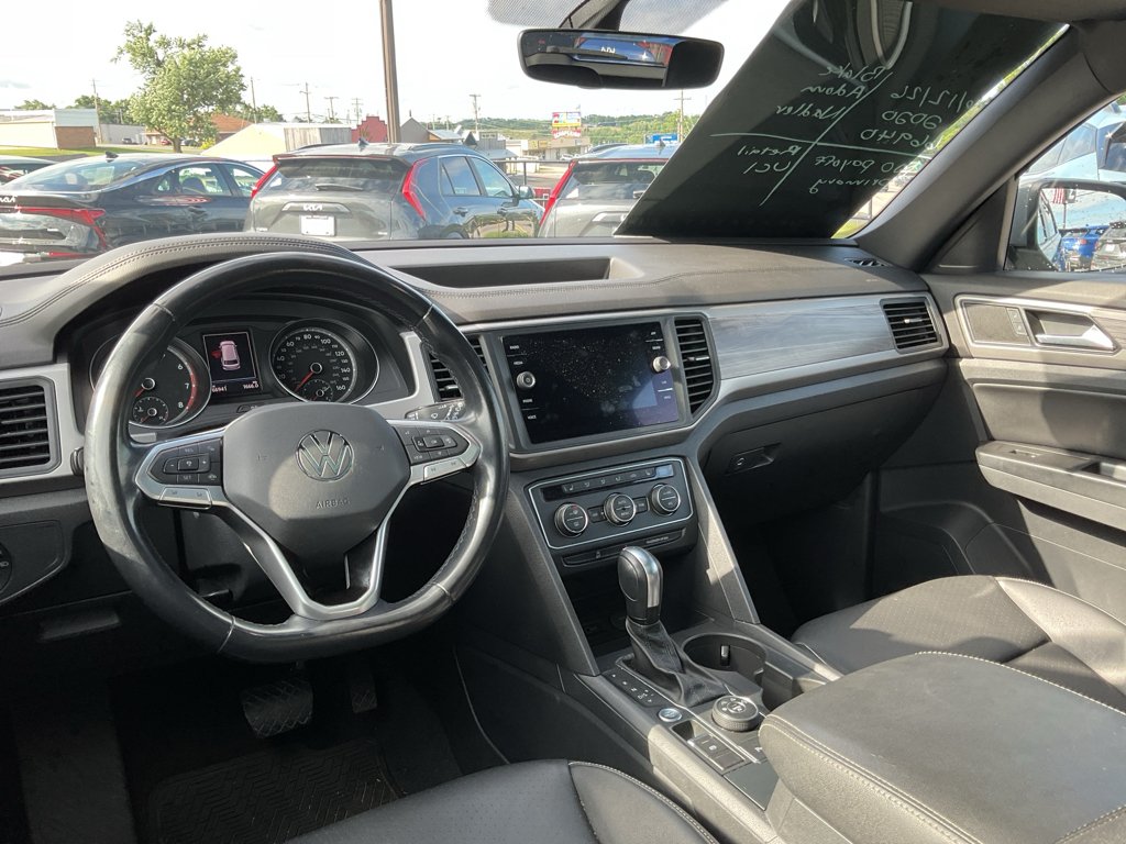 Used 2020 Gray Volkswagen 2.0T SE w/Technology image 19