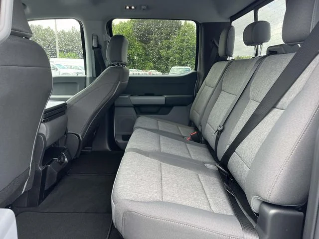 New 2026 Oxford White Ford F-250® XL image 10