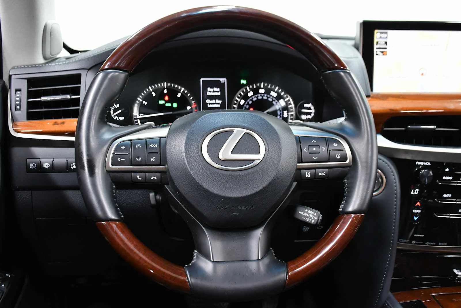 Used 2019 Atomic Silver Lexus  image 17