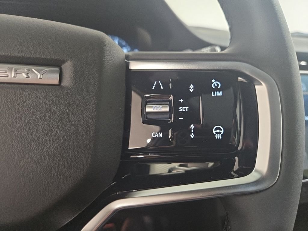 New 2026 Fuji White LAND ROVER  image 15